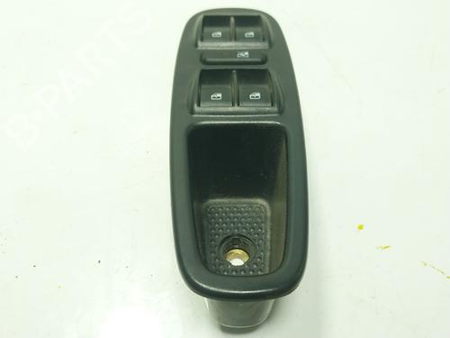 Used Left front window switch FIAT 500L (351_, 352_) 1.3 D Multijet (199.LYM11, 199.LYM1A) (95 hp) 30317126