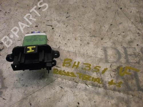 Used Heater resistor PEUGEOT 5008 (0U_, 0E_) 2.0 HDi 150 / BlueHDi 150 (150 hp) 11642278