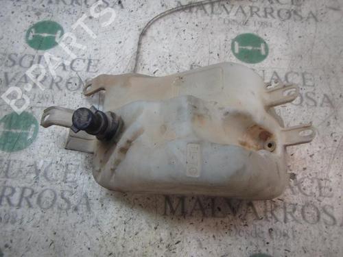 Used Windscreen washer tank Windscreen washer tank ALFA ROMEO 147 (937_) 1.9 JTD (937.AXD1A, 937.BXD1A, 937.AXV1A, 937.BXB1A,... (115 hp) 7410565 7410565