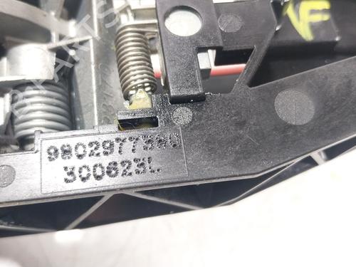 Front left exterior door handle PEUGEOT 2008 II (UD_, US_, UY_, UJ_, UR_, UC_) 1.2 PureTech 100 (USHNK) | BP27468003C128