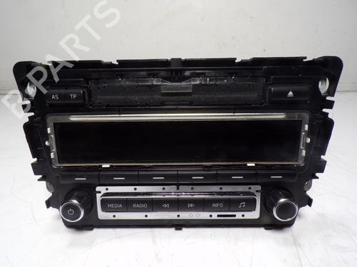 Used Radio SKODA RAPID (NH3, NK3, NK6) 1.6 TDI (105 hp) 13578954
