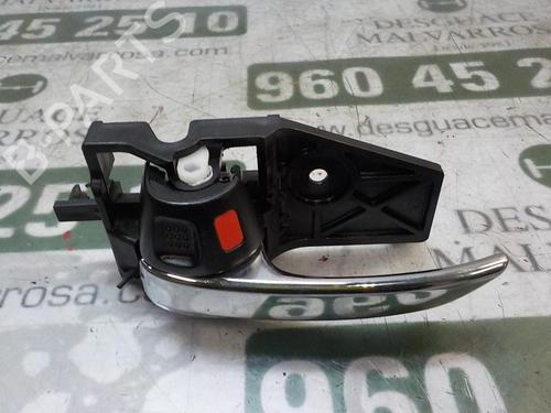 Used Front left interior door handle Front left interior door handle SUZUKI SX4 S-Cross (JY) 1.6 DDiS AllGrip (AKK 416D) (120 hp) 9104171 9104171