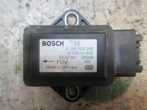 Used Electronic module NISSAN PRIMERA Hatchback (P12) 2.2 Di (126 hp) 3845615