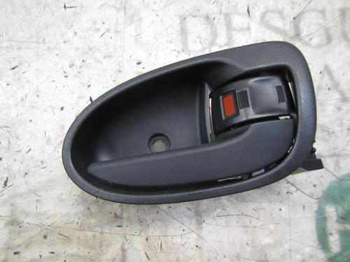 Maneta interior trasera derecha TOYOTA YARIS (_P9_) 1.4 D-4D (NLP90_) (90 hp) 692050D090B0