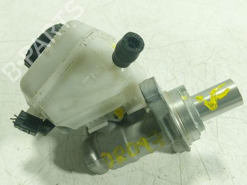 Used Brake master cylinder BMW 4 Coupe (F32, F82) 420 d (190 hp) 27522290