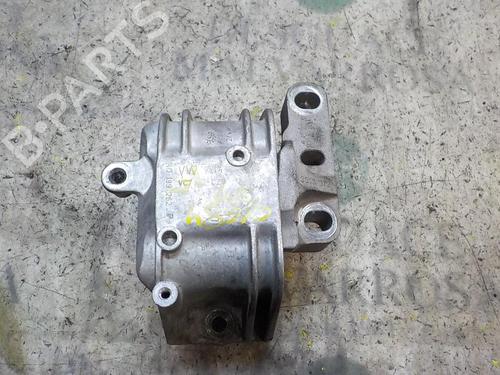 Used Engine mount Engine mount VW PASSAT B6 (3C2) 2.0 TDI 16V (140 hp) 9081168 9081168