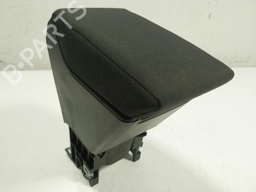 Used Armrest / Center console Armrest / Center console SEAT ARONA (KJ7, KJP) 1.0 TSI (116 hp) 32103505 32103505