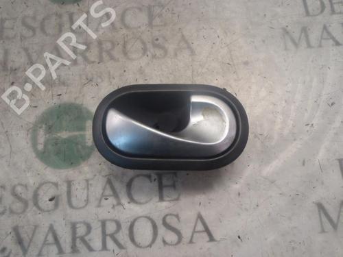 Used Front right interior door handle Front right interior door handle RENAULT MODUS / GRAND MODUS (F/JP0_) 1.5 dCi (FP0D, JP0D) (82 hp) 3808831 3808831