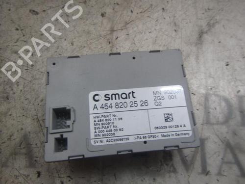 Used Electronic module Electronic module SMART FORFOUR (454) 1.1 (454.030) (75 hp) 3831139 3831139