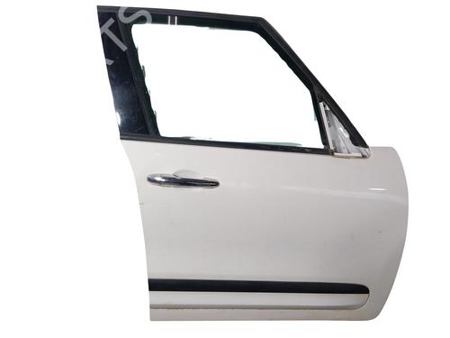 right-front-door-fiat-500l-351_-352_-2012-33818672 main image