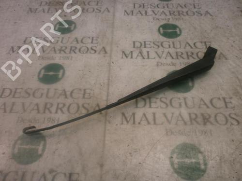 Used Front windshield wiper arm NISSAN TERRANO II (R20) 3.0 Di 4WD (154 hp) 3802634