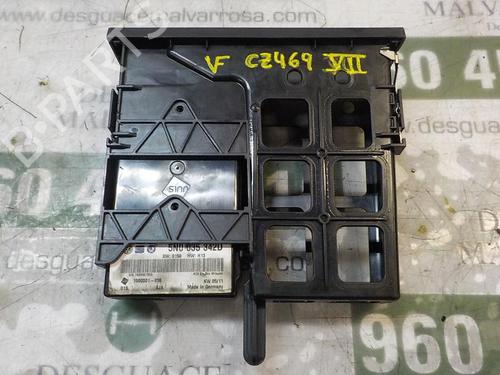 Used Electronic module Electronic module VW GOLF VI (5K1) 1.6 TDI (105 hp) 3858157 3858157