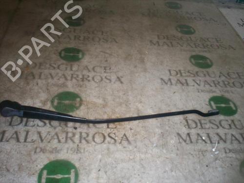 Used Front windshield wiper arm Front windshield wiper arm OPEL ASTRA F Saloon (T92) 1.7 TD (F19, M19) (68 hp) 3743265 3743265