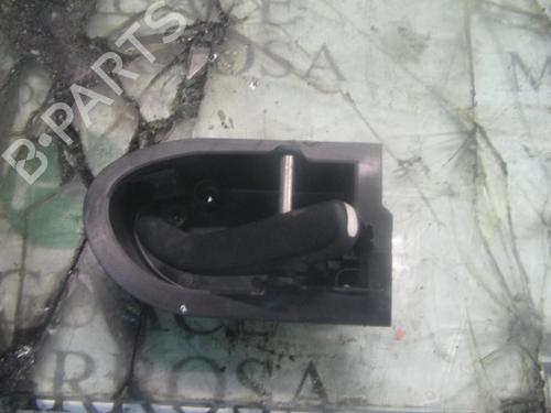 Used Front right interior door handle Front right interior door handle FORD MONDEO I (GBP) 1.8 i 16V (112 hp) 3775252 3775252