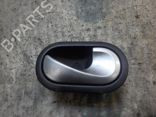 Høyre foran invendig håndtak RENAULT CLIO III (BR0/1, CR0/1) [2005-2014]  3848284