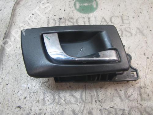 Højre bagtil invendig håndtag Højre bagtil invendig håndtag CADILLAC SRX 3.6 (264 hp) 4007849 4007849