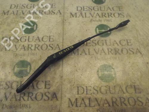 Used Front windshield wiper arm FORD FIESTA VI (CB1, CCN) [2008-2025]  3805334