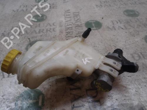 Used Brake master cylinder FIAT GRANDE PUNTO (199_) 1.3 D Multijet (199.AXD11, 199.AXD1A, 199.AXD1B,... (90 hp) 3821843