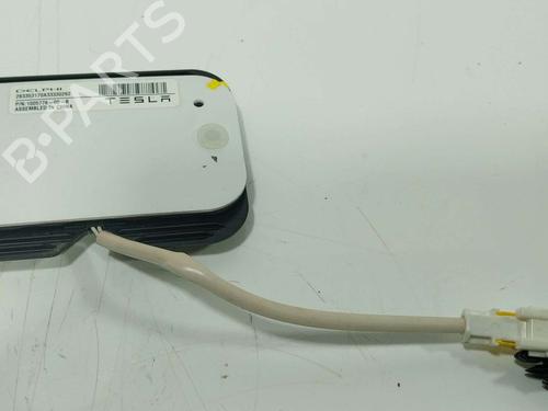 Used Electronic module Electronic module TESLA MODEL S (5YJS) P85 (421 hp) 39909640 39909640