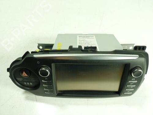 Used Display monitor TOYOTA YARIS (_P13_) 1.5 Hybrid (NHP130_, NHP130) (101 hp) 31375168