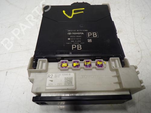 Used Fuse box Fuse box TOYOTA RAV 4 V (_A5_, _H5_) 2.5 Hybrid AWD (AXAH54) (178 hp) 13234095 13234095