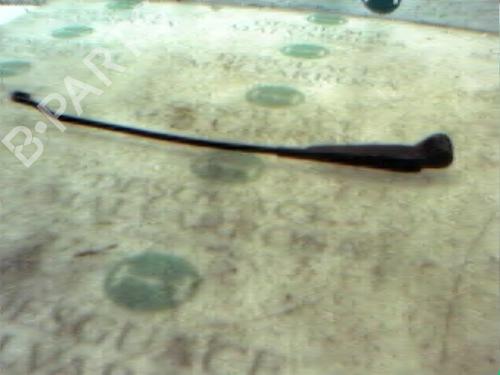 Used Front windshield wiper arm OPEL CORSA B (S93) 1.2 i (F08, F68, M68) (45 hp) 3782483