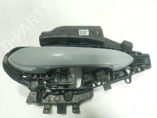 Used Front right exterior door handle Front right exterior door handle BMW 4 Convertible (G23, G83) 430 i xDrive (245 hp) 24599877 24599877