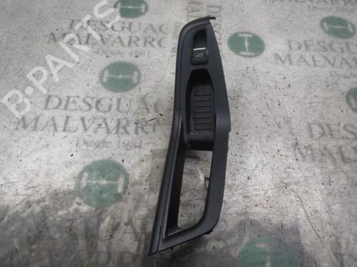 Used Right front window switch Right front window switch FORD FIESTA VI (CB1, CCN) 1.25 (82 hp) 3827844 3827844