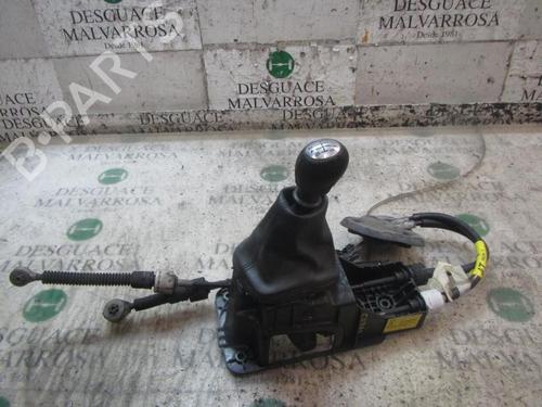 Used Gear lever RENAULT MEGANE III Hatchback (BZ0/1_, B3_) 1.5 dCi (106 hp) 7410713