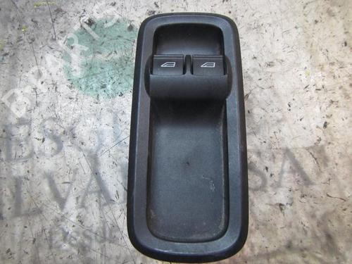 Used Left front window switch Left front window switch FORD FIESTA VI (CB1, CCN) 1.4 TDCi (70 hp) 3834096 3834096