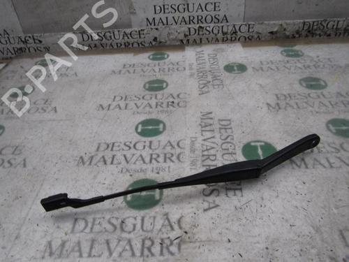Used Front windshield wiper arm Front windshield wiper arm FORD FIESTA VI (CB1, CCN) 1.4 TDCi (70 hp) 3826880 3826880