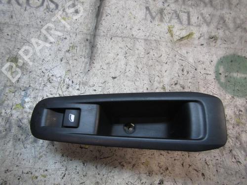 Used Right rear window switch Right rear window switch PEUGEOT 308 II (LB_, LP_, LW_, LH_, L3_) 1.6 HDi (92 hp) 3842299 3842299