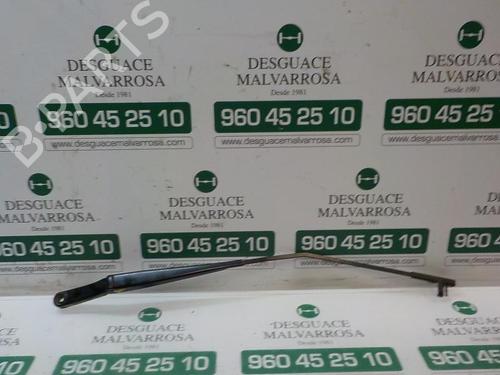 Used Front windshield wiper arm Front windshield wiper arm 3869622 3869622