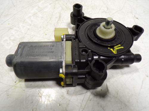 Used Left front window motor Left front window motor VW GOLF VII (5G1, BQ1, BE1, BE2) 1.6 TDI (105 hp) 15393449 15393449