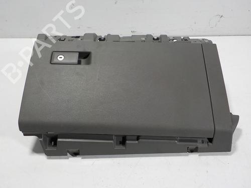 Used Glove box Glove box 13948389 13948389