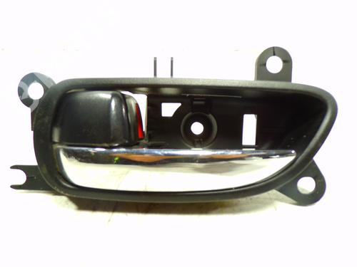 Used Front left interior door handle Front left interior door handle LEXUS IS II (_E2_) 220d (ALE20) (177 hp) 8224838 8224838