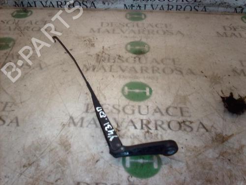 Used Front windshield wiper arm FIAT BRAVO I (182_) 1.4 (182.AA) (80 hp) 3766387