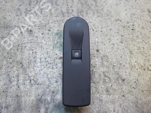 Used Right front window switch Right front window switch RENAULT CLIO IV (BH_) 0.9 TCe 90 (BHNF, BHMA, BHMH, BHJK, BHJR) (90 hp) 3849986 3849986