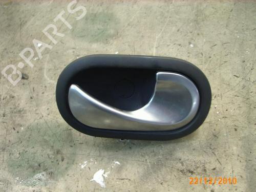 Used Front right interior door handle Front right interior door handle RENAULT SCÉNIC II (JM0/1_) 1.9 dCi (JM0G, JM12, JM1G, JM2C) (120 hp) 3783490 3783490