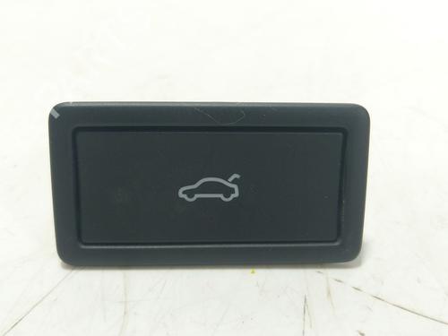 Używane Klamka klapy tylnej / bagażnika CUPRA FORMENTOR (KM7, KMP) [2020-2025]  30935225