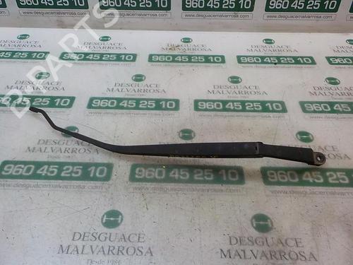 Used Front windshield wiper arm Front windshield wiper arm KIA SPORTAGE II (JE_, KM_) 2.0 CRDi (140 hp) 3870797 3870797