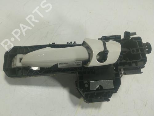 Used Front left exterior door handle MERCEDES-BENZ A-CLASS (W176) A 200 (176.043) (156 hp) 17953529