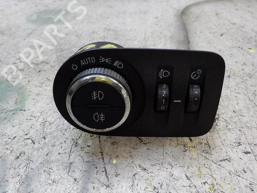 Used Headlight switch Headlight switch OPEL CORSA D (S07) 1.4 (L08, L68) (100 hp) 3845716 3845716