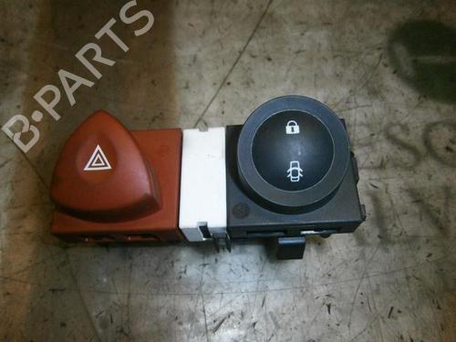 Used Warning switch Warning switch RENAULT MEGANE II Saloon (LM0/1_) 1.5 dCi (LM02, LM13, LM2A) (101 hp) 3789547 3789547
