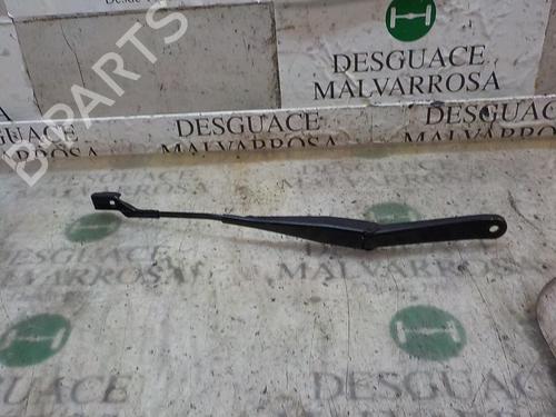 Used Front windshield wiper arm Front windshield wiper arm 3850331 3850331