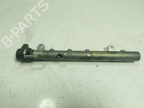 Used Injection rail MERCEDES-BENZ CLS (C219) CLS 320 CDI (219.322) (224 hp) 16076144