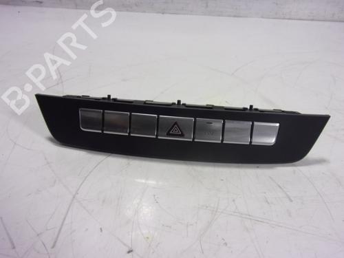 Used Warning switch Warning switch MERCEDES-BENZ C-CLASS (W204) C 220 CDI (204.002) (170 hp) 10653056 10653056