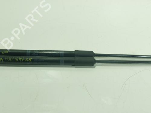 tailgate-lift-support-toyota-yaris-_p21_-_pa1_-_ph1_-2020-31847160 main image