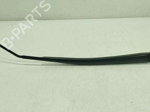front-windshield-wiper-arm-toyota-yaris-cross-mxp_-2020-31327328 main image