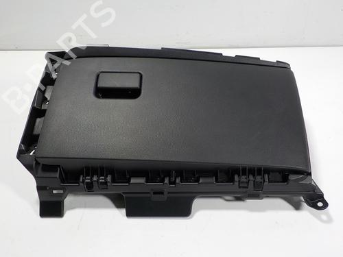 Used Glove box Glove box TOYOTA YARIS CROSS (MXP_) 1.5 Hybrid (MXPJ10) (116 hp) 12226678 12226678